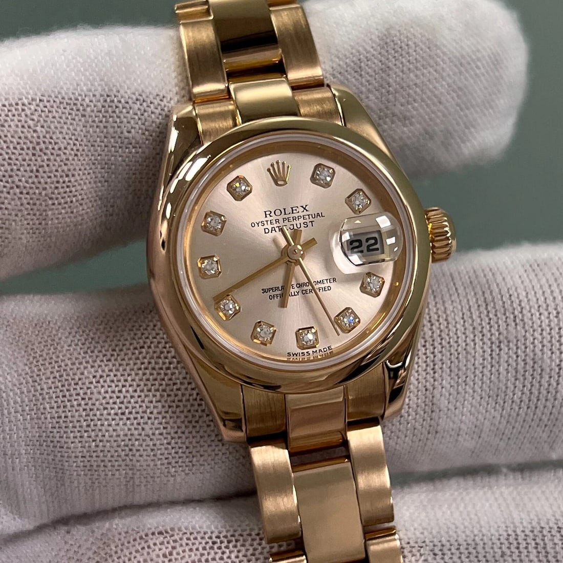 Rolex Ladies Datejust 179165 Factory Pink Diamond Dial 18K Rose Gold: Condition: Pre-owned - Good,Country of Origin: Switzerland,Bezel Color: Gold, Pink,Movement: Mechanical (Automatic),Seller Warranty: Yes,Indices: Diamond Markers,Year Manufactured: 2000-2009,Reference