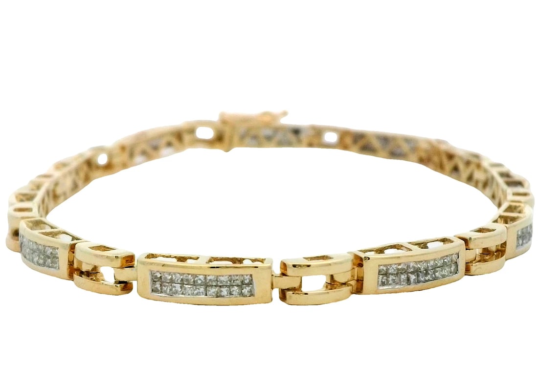 1.40CTW Diamond Bracelet In 14K Yellow Gold: The bracelet is 9 inches in length and 3.65mm Width. Condition: Pre-owned - Good,Number of Diamonds: 198,Antique: No,Shape: Square,Closure: Box,Occasion: Anniversary, Birthday, Christmas, Graduation,