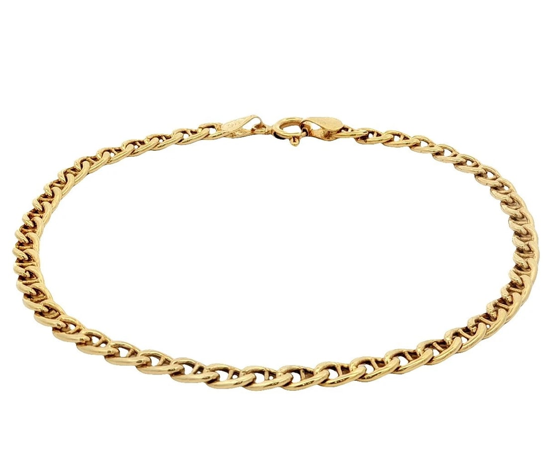 Curb Chain Bracelet In 14k Yellow Gold.: Condition: Pre-owned - Good,Antique: No,Closure: Lobster,Occasion: Anniversary, Birthday, Christmas, Graduation, Mother's Day, Valentine's Day, Wedding, father's day,Color: Gold,Metal: Yellow Gold,Ite
