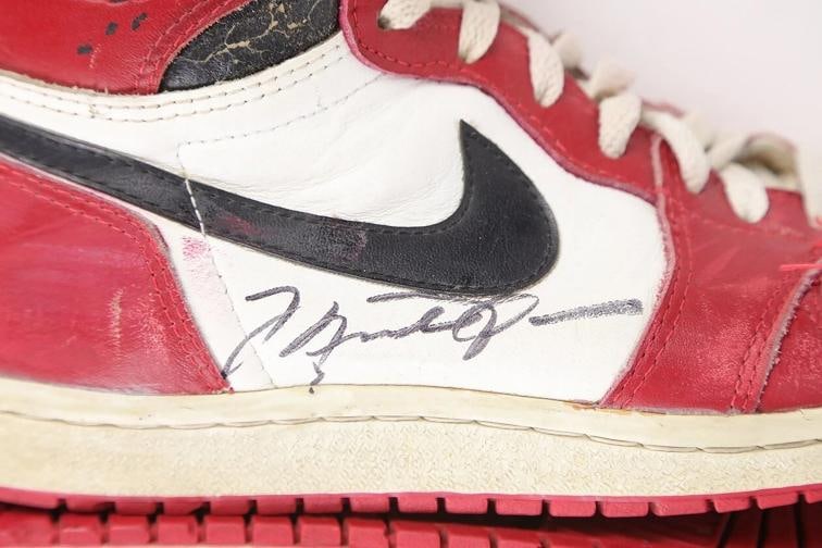 Michael Jordan Rookie Signed Pair Of 1985 Nike Jordan 1 Shoes Sneakers PSA DNA - 4