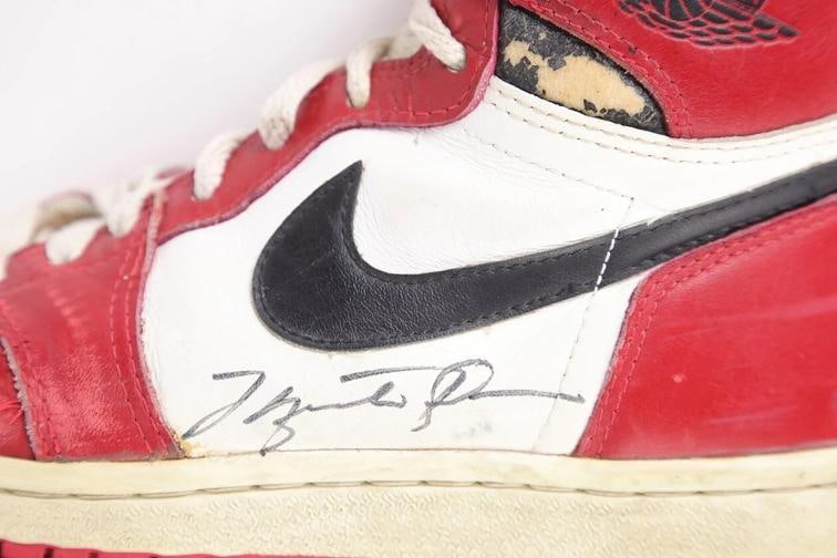 Michael Jordan Rookie Signed Pair Of 1985 Nike Jordan 1 Shoes Sneakers PSA DNA - 5