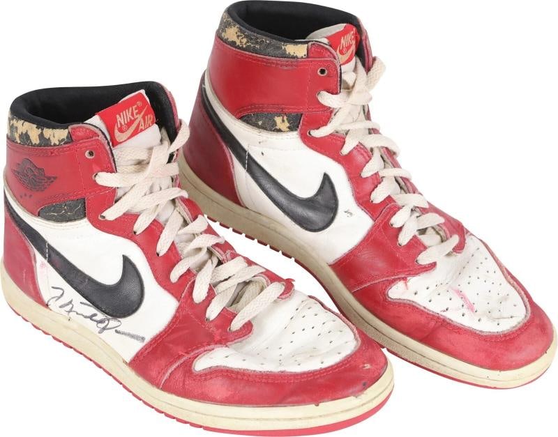 Michael Jordan Rookie Signed Pair Of 1985 Nike Jordan 1 Shoes Sneakers PSA DNA - 6