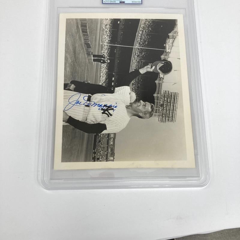 Joe Dimaggio Signed 8x10 Photo PSA DNA Graded 10 GEM MINT - 2