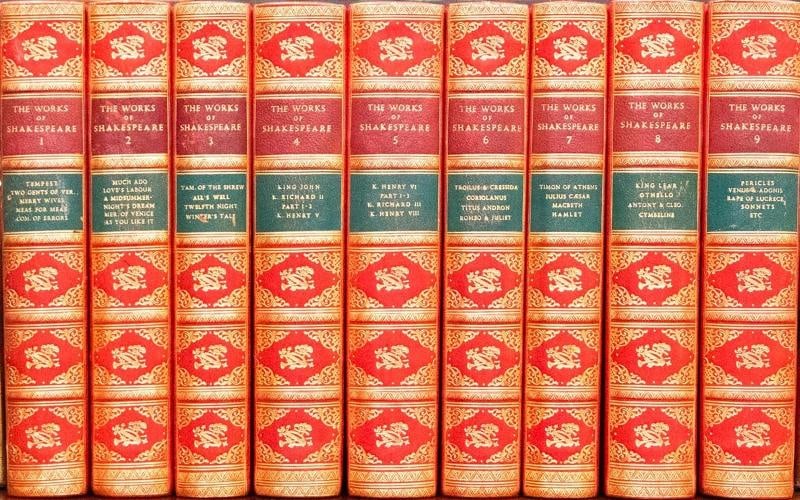 Rare 1891 The Works of WILLIAM SHAKESPEARE Hamlet ROMEO & JULIET Bound by Frost: Materials sourced from: United Kingdom,Country of Origin: United Kingdom,Binding: Leather,Language: English,Original/Facsimile: Original,Place of Publication: London,Special Attributes: Fine Leather