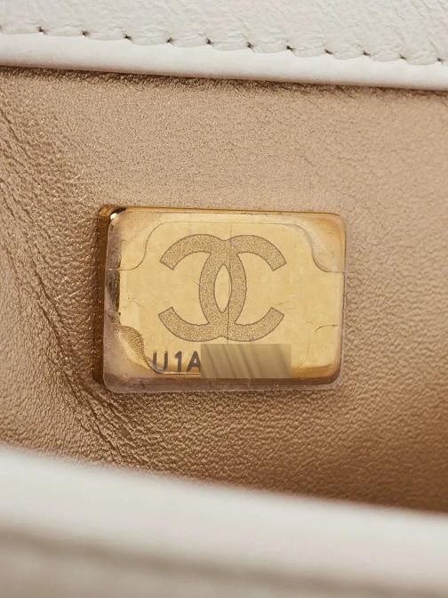 Chanel White Quilted Lambskin Leather Crystal Logo Chain Flap Bag - 10