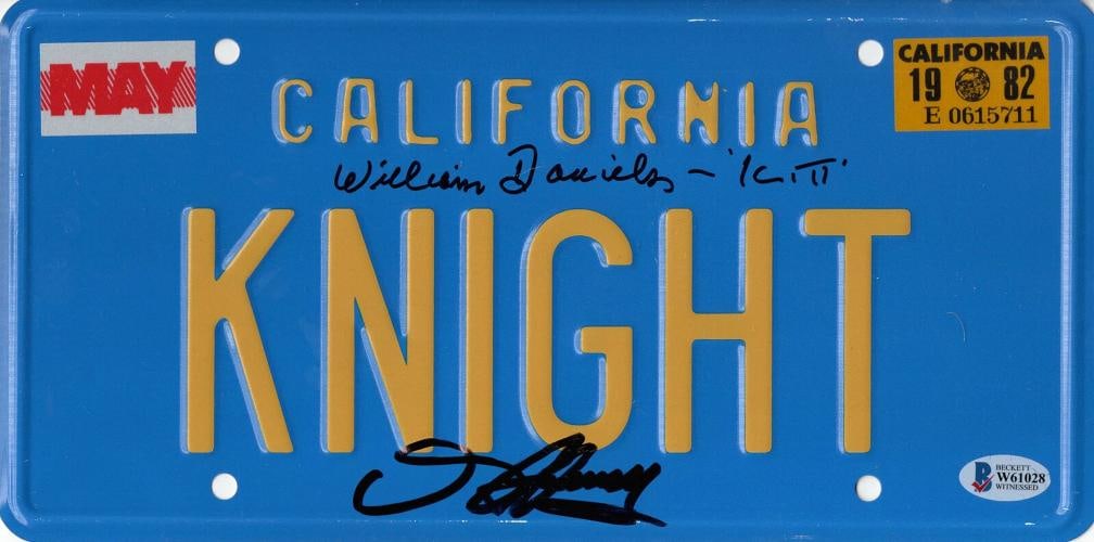 WILLIAM DANIELS DAVID HASSELHOFF "KNIGHT RIDER" SIGNED LICENSE PLATE BECKETT 9 (1 of 1)