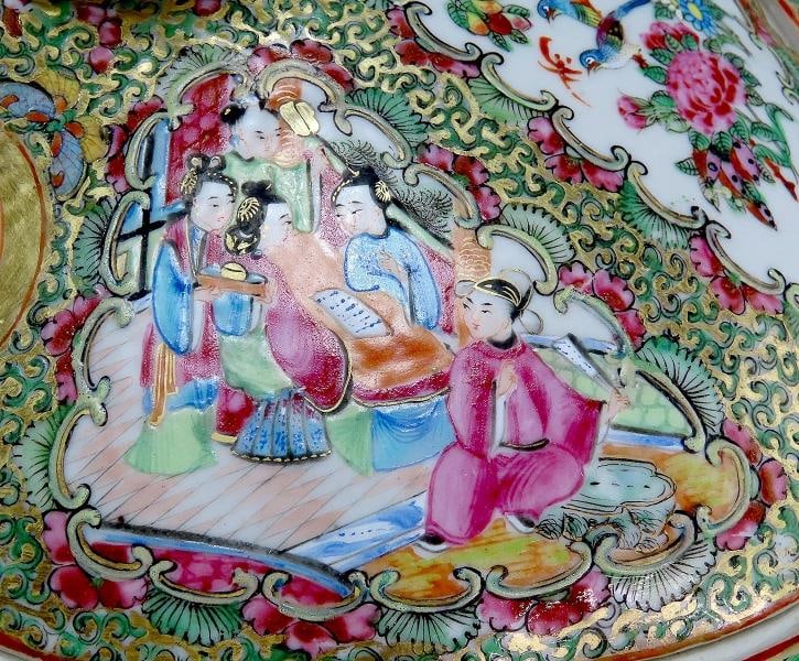C1860s Chinese Export Porcelain Famille Rose Medallion Gilded Covered Dish - 4