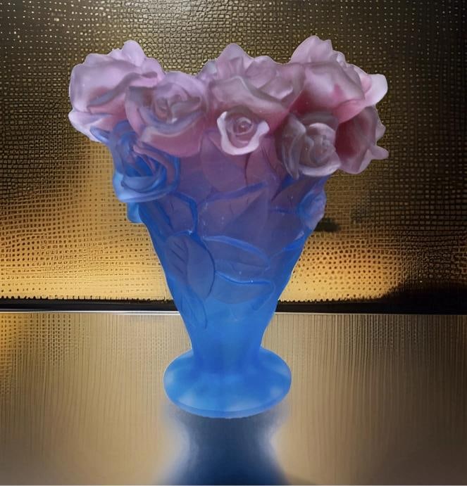Nancy Daum Style Xl Rose Crystal Vase Blue Red OmbrÃÂ© H9Ã¢â¬: Condition: Used: An item that has been used previously. The item may have some signs of cosmetic wear, but is fully operational and functions as intended. This item may be a floor model or store retur