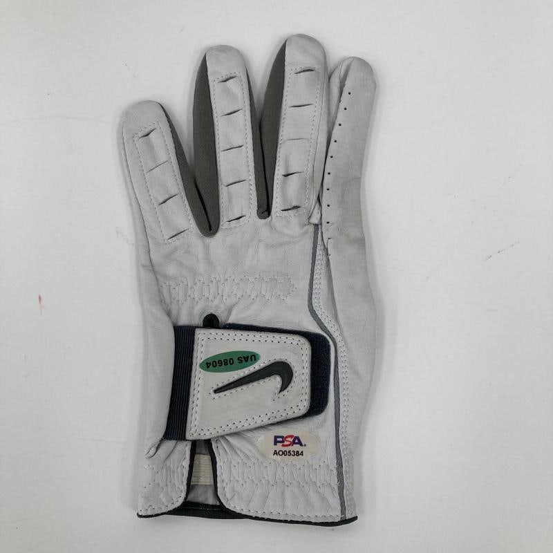 Tiger Woods Signed Nike 'TW' Golf Glove PSA DNA COA & UDA Hologram - 2