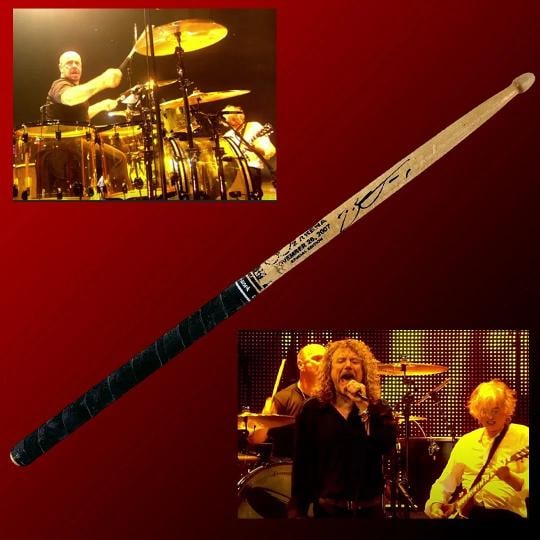 Jason Bonham Led Zeppelin Signed 12/10/2007 O2 Arena Stage Used Drumstick BAS: Object Type: Drumhead,Industry: Music,Original/Reproduction: Original,Autograph Authentication: Beckett,PRODUCT_COA: Beckett,PRODUCT_SIGNED_BY_NAME: Jason Bonham,PRODUCT_SIGNED_BY_BRAND: Led