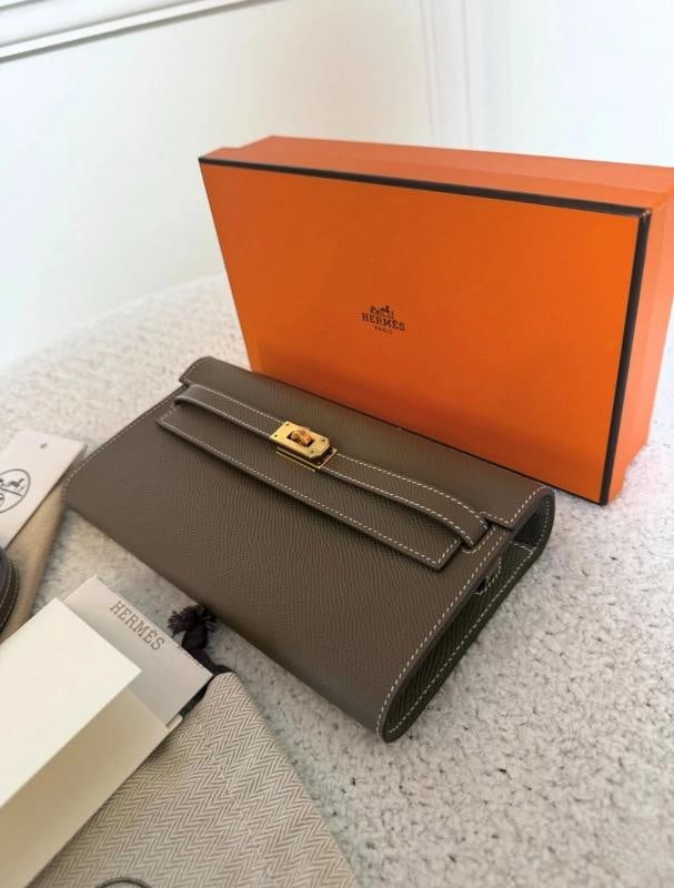 Hermes Kelly Classique To Go Wallet Etoupe Epsom Leather GHW (2023) Unworn - 4