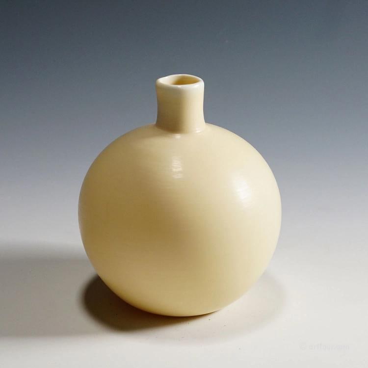 Lattimo Velato Vase by Carlo Scarpa for Venini Murano ca. 1936: height: 5.12 inches diameter: 4.33 inches. Condition: Used,Brand: ArtGlass,Type: Vase,Country of Origin: Italy 