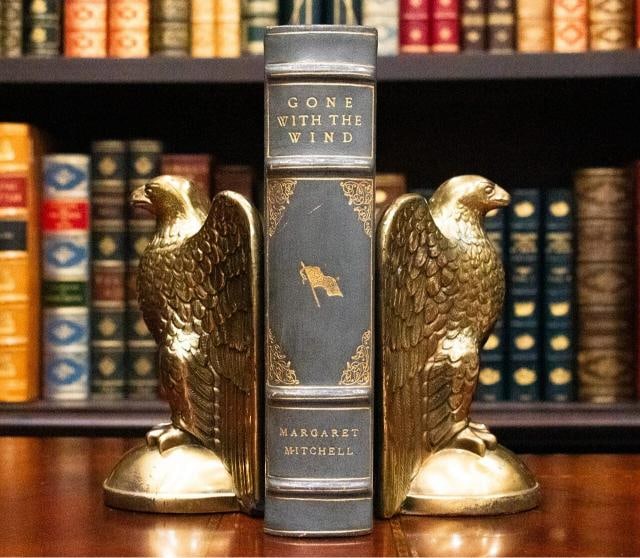 1936 Margaret Mitchell / Gone With The Wind 1st Edition Fine Leather Binding: Binding: Leather,Language: English,Special Attributes: 1st Edition, First Issue, Excellent Condition, Fine Leather Binding,Author: Margaret Mitchell,Publisher: The Macmillan Company,Topic: