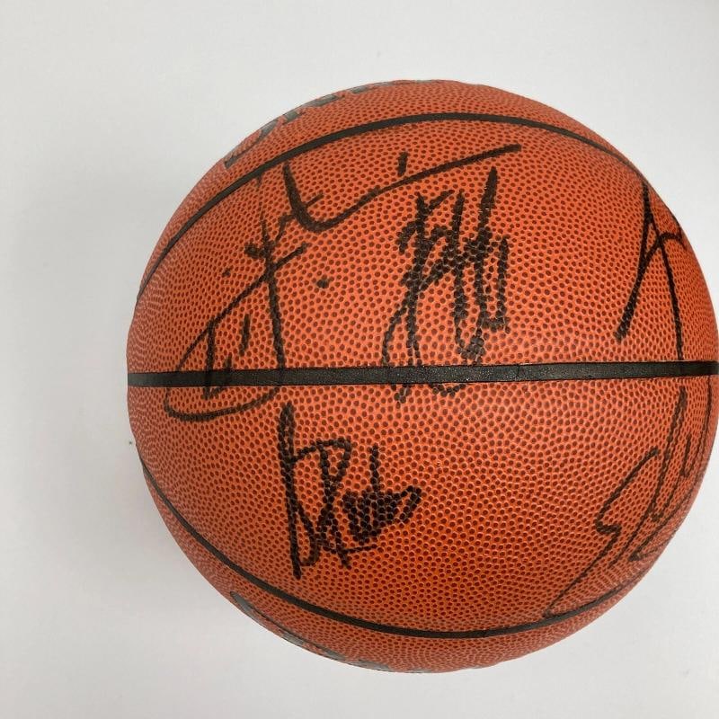 Kobe Bryant & Shaq 1997-98 Los Angeles Lakers Team Signed Basketball Beckett COA - 9