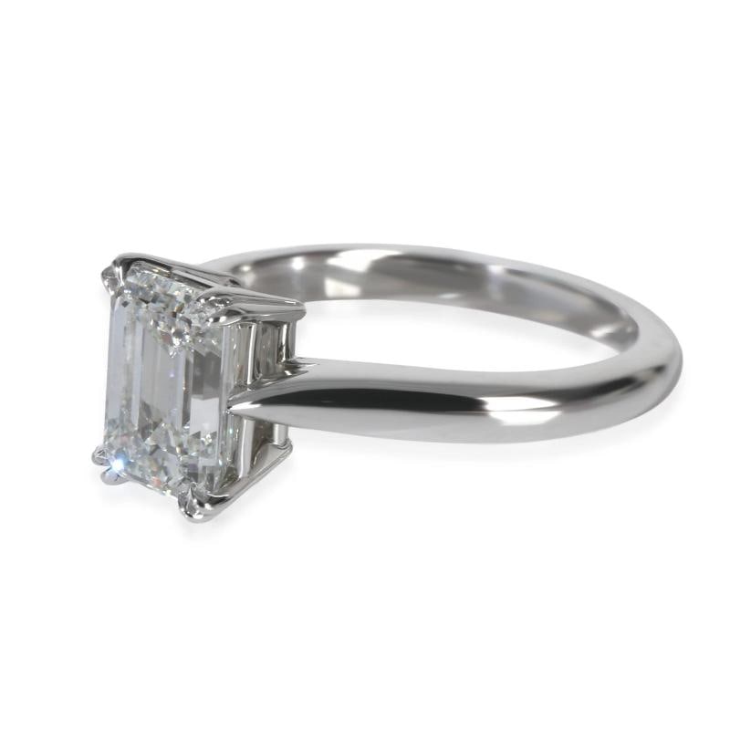 Harry Winston 1.91 ct Emerald Diamond Solitaire Engagement Ring - 2