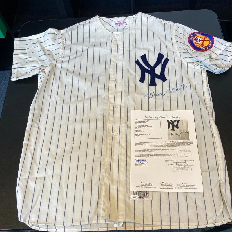 Mickey Mantle Signed 1952 New York Yankees Mitchell & Ness Jersey With JSA COA: Product: Jersey,Sport: Baseball-MLB,Autograph Authentication: James Spence Authentication (JSA),Team: New York Yankees,Player: Mickey Mantle,Original/Reprint: Original,Signed: Yes,Country of Origin: U
