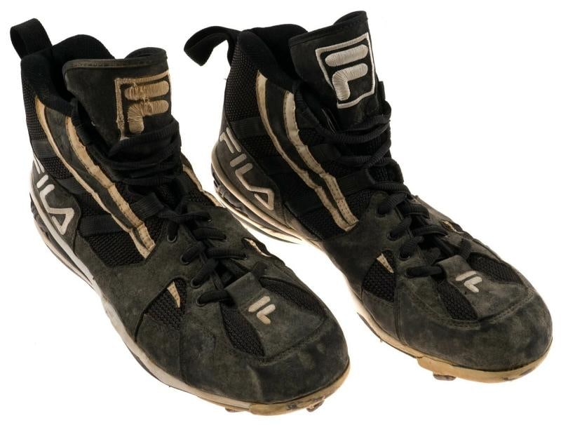 Derek Jeter Signed 1996 Rookie Season Game Used Baseball Cleats MEARS COA RARE: Sport: Baseball-MLB,Player: Derek Jeter,Original/Reprint: Original,Product: Ball,Memorabilia Type: Cleats,Team: New York Yankees,Country of Origin: United States