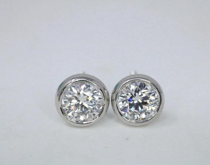 Tiffany & Co Peretti Plat .90ct VS1 Round Diamond By The Yard Stud Earrings (1 of 7)