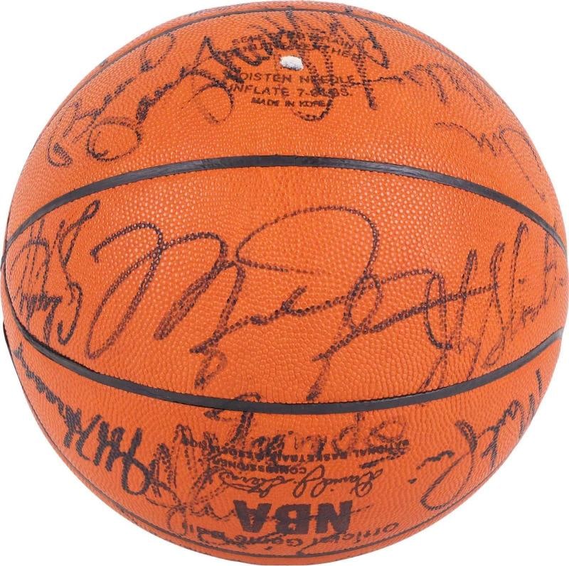 Michael Jordan 1992 All Star Game Signed Basketball Team USA Dream Team PSA: 22 signatures. A total of 13 Hall of Famers have been identified including Michael Jordan (sweet spot), Scottie Pippen, Karl Malone, John Stockton, Hakeem Olajuwon, Patrick Ewing, David Robinson, Clyd