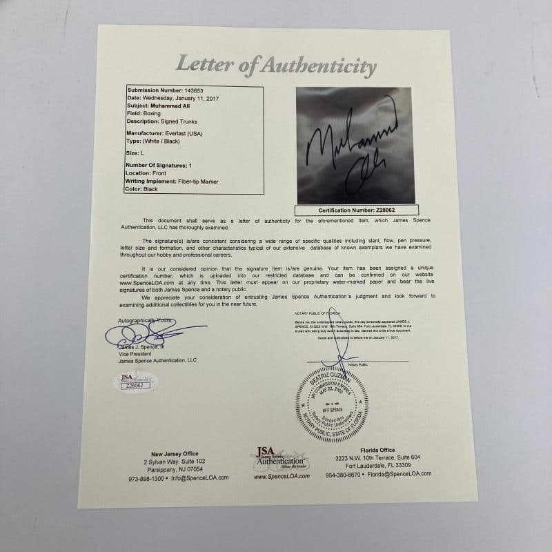 Beautiful Muhammad Ali Signed Everlast Trunks Shorts JSA COA - 4