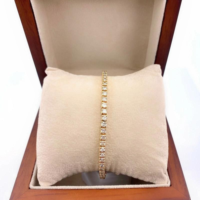 Round Brilliant Diamonds 14 kt Yellow Gold Tennis Bracelet - 7