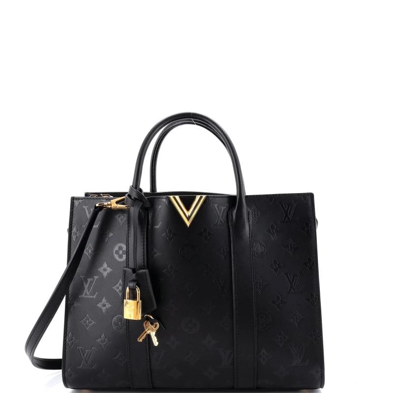 Louis Vuitton Very Tote Monogram Leather MM: Accessories: Clochette, Lock, Keys, With Strap Measurements: Handle Drop 4", Height 9", Width 11.5", Depth 5", Strap Drop 16.5". Condition: Pre-owned - Good,Brand: Louis Vuitton,Exterior Material:
