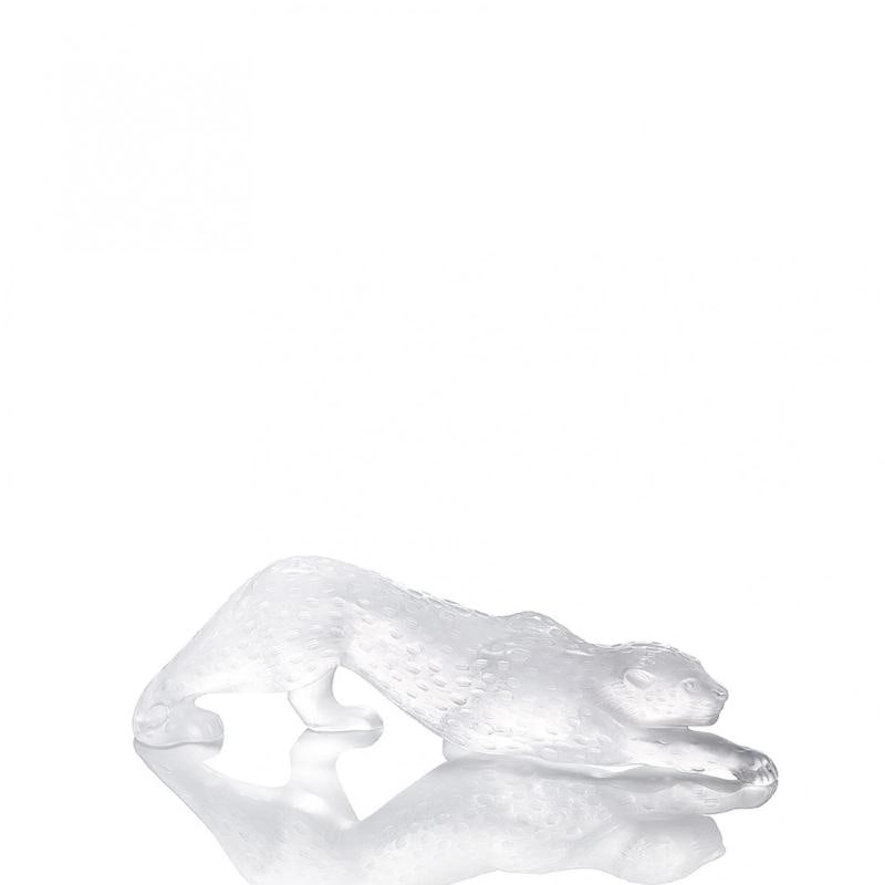 Lalique Zeila Panther Large Sculpture Crystal Ref. 1165200-Official Items: Lalique Zeila Panther Large Sculpture Pink Crystal Ref. 1165200-Official Items Transparent Crystal Dimensions: H 11 cm x L 36.5 cm x W 17.5 cm Handcrafted in France Product Sold and Shipped in