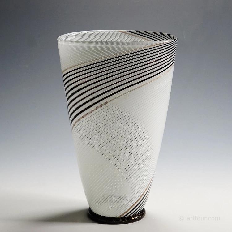 Dino Martens for Aureliano Toso Vase in Filigree Glass ca. 1950s: Condition: Used,Brand: ArtGlass,Type: Vase,Country of Origin: Germany height: 12.01 inches depth: 3.94 inches diameter: 7.68 inches 