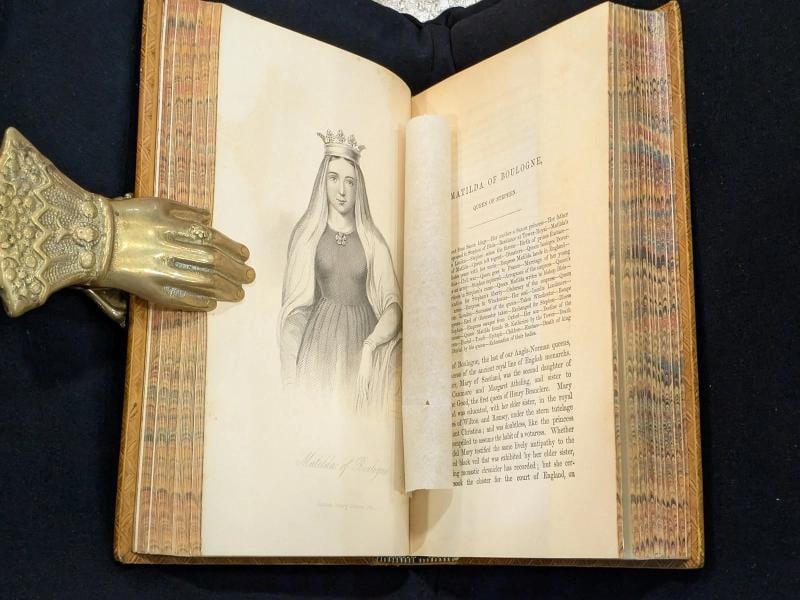 1852 Lives of the Queens of England from the Norman Conquest Fine Leather Bindin - 8