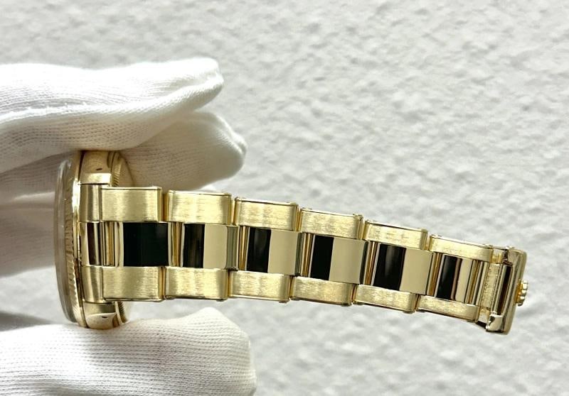 Rolex Date 15037 34mm Champagne Dial 14K Yellow Gold Box Papers - 7