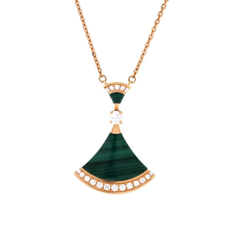 Bvlgari Divas Dream Pendant Necklace 18K Rose Gold with Malachite and Diamonds: Measurements Length 1625 1725 Pendant Length 2715 mm Pendant Width 1945 mm Condition Preowned GoodBrand BvlgariMain Stone MalachiteMetal 18K Rose GoldMetal Purity 18KStyle PendantType