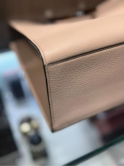 Fendi Sunshine Tote Medium Nude Pebbled Leather with strap - 9