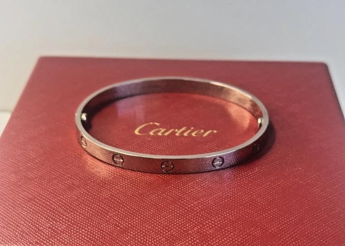 Cartier Love Bracelet 18K White Gold Classic Model Size 20 With Box NO PAPERS: Condition Preowned GoodBrand CartierType BraceletMetal Purity 18kColor WhiteCollection Cartier LoveTheme LoveStyle BangleBase Metal GoldMaterial GoldMetal White GoldCountry of Origin FranceMain Stone