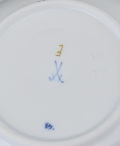 Fantastic 17pc Meissen Full Green Vine Gilt Tea Coffee Cup and Saucer Set - 10