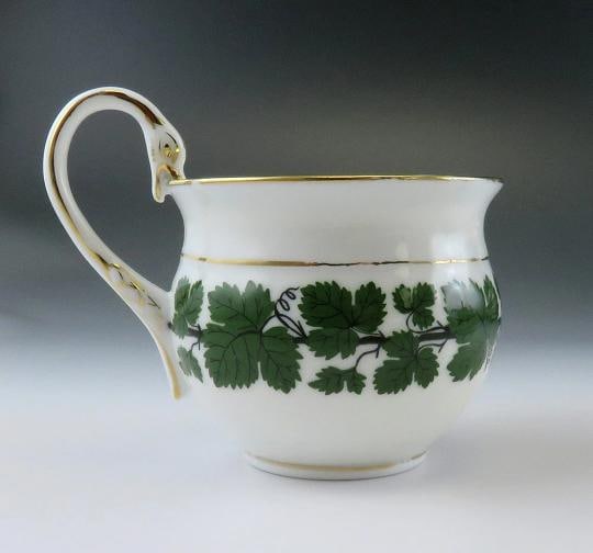 Fantastic 17pc Meissen Full Green Vine Gilt Tea Coffee Cup and Saucer Set - 2