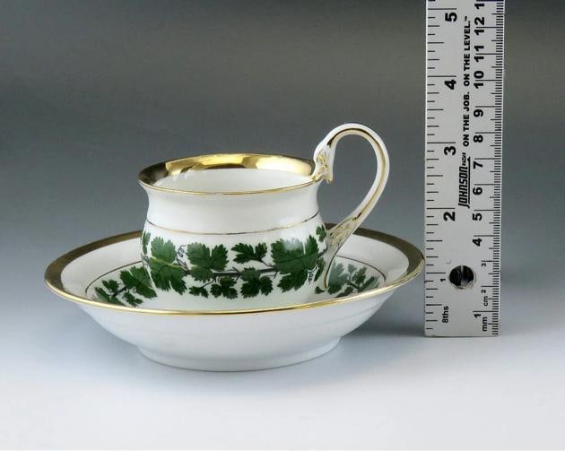 Fantastic 17pc Meissen Full Green Vine Gilt Tea Coffee Cup and Saucer Set - 8
