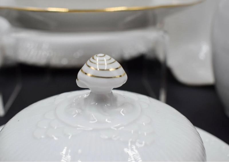 Royal Copenhagen-White Fluted Half Lace w/ Gold Trim 90 Pieces Service For 12 - 7