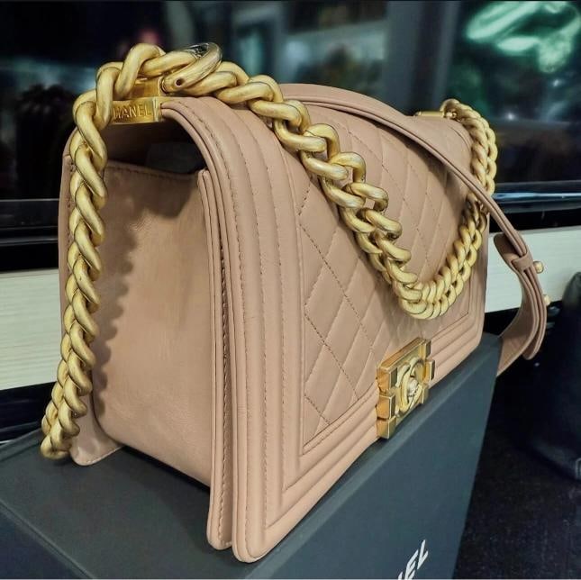 Chanel Old Medium Blush Lambskin Boy Bag quilted (2017-2018) - 2