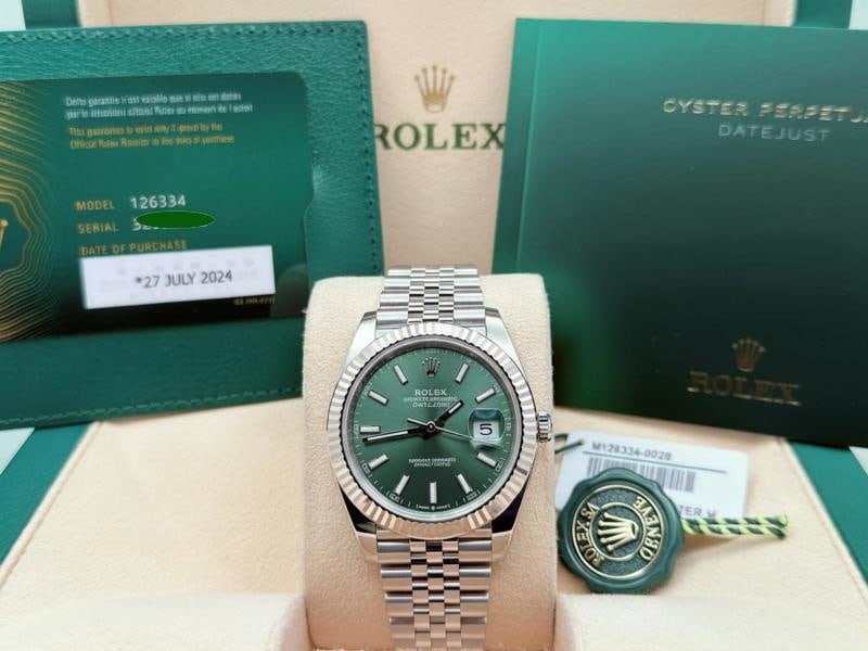 2024 Rolex Datejust 41 126334 Mint Green Dial 18K Gold Bezel Steel Box Papers: Style Number: 126334 Year: 2024 Model: Rolex Datejust 41 Case Material: Stainless Steel Band: Stainless Steel Bezel: 18K White Gold Fluted Dial: Mint Green Dial Crystal: Sapphire 