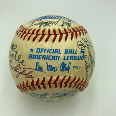 Mickey Mantle Joe DiMaggio Roger Maris Ted Williams Signed Baseball Beckett COA - 9