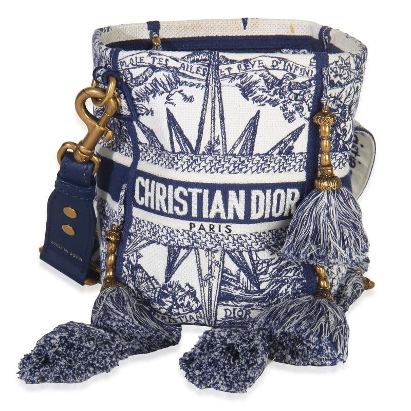 Christian Dior Blue Toile de Jouy Embroidery D-Bubble Bucket Bag: Condition: Pre-owned - Good,Country of Origin: Italy,Dimensions: 5 x 6.5 x 5,Handbag Accessories: Removable Straps,Bag Width: 5 in,Bag Depth: 5 in,Bag Height: 6.5 in,Department: Unisex,Style: Bucket
