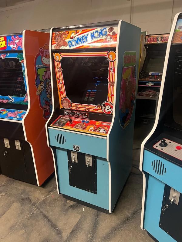 DONKEY KONG ARCADE MACHINE by NINTENDO 1981 (Excellent) *RARE* - 2