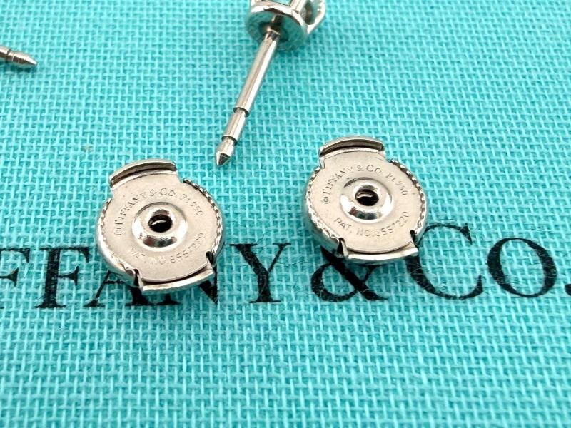Tiffany & Co Platinum Round Diamond Stud Earrings 0.77 tcw F VVS2 Papers Box - 17