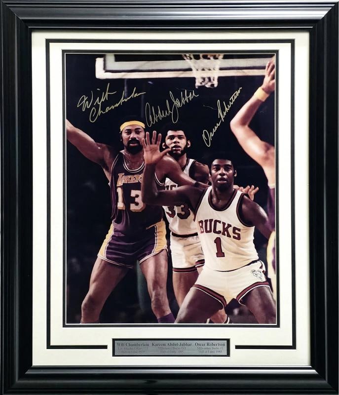 Wilt Chamberlain, Kareem Abdul-Jabbar & Oscar Auto Framed 16x20 Photo Auto 10 (1 of 7)