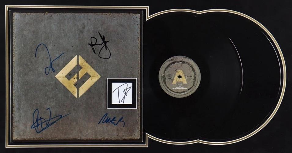 FOO FIGHTERS Concrete And Gold Signed Vinyl LP JSA COA GROHL HAWKINS MENDEL + 2 - 2