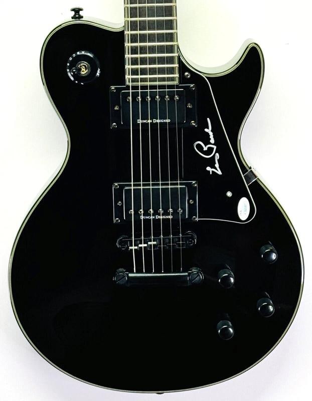 LES PAUL Signed Autograph Greg Bennett Electric Guitar JSA COA: Industry: Music,Signed: Yes,Autograph Authentication: James Spence (JSA),Object Type: Guitar & Guitar Pick,Original/Reproduction: Original,Country of Origin: United States