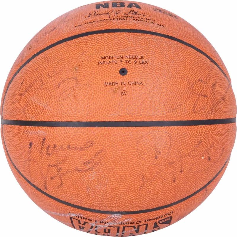 Kobe Bryant 2000-01 Los Angeles Lakers NBA Champs Team Signed Basketball PSA - 3