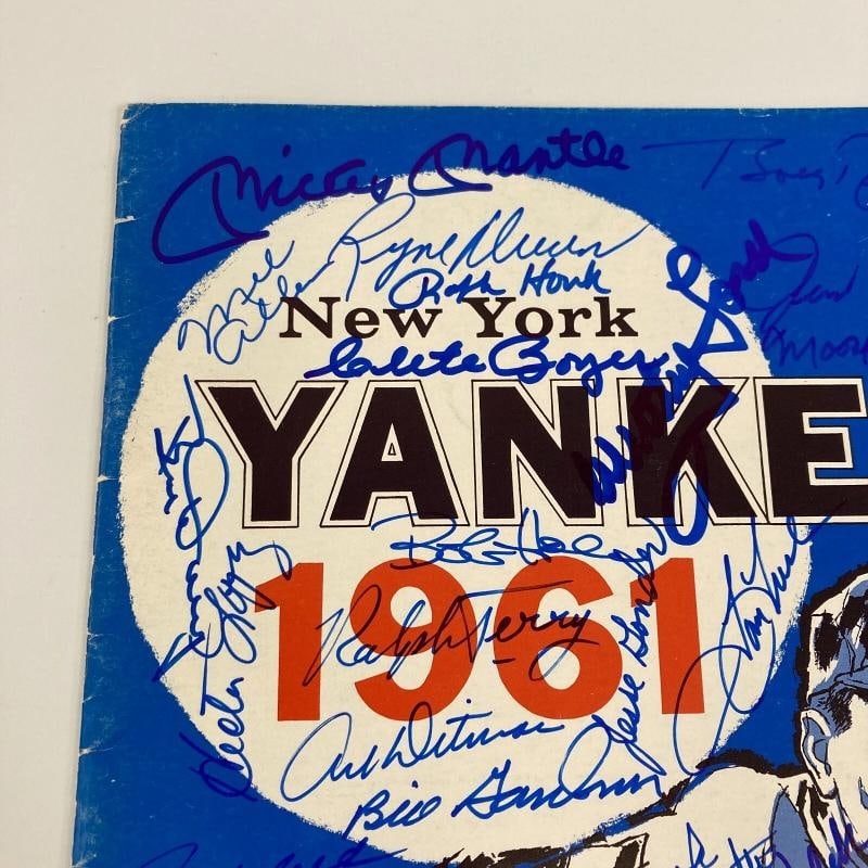 1961 World Champion New York Yankees Team Signed Yearbook w/ Mickey Mantle JSA - 5