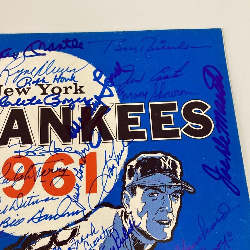 1961 World Champion New York Yankees Team Signed Yearbook w/ Mickey Mantle JSA - 6