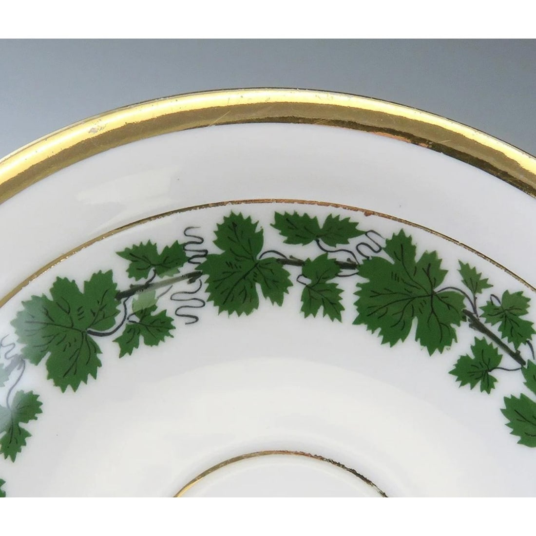 Fantastic 17pc Meissen Full Green Vine Gilt Tea Coffee Cup and Saucer Set - 3